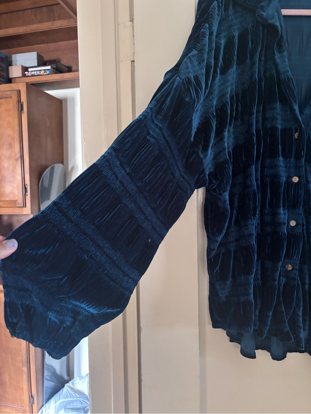 Free People Style Crushed Velvet Button-Up in Deep Teal tag ripped - Picture 2 of 5